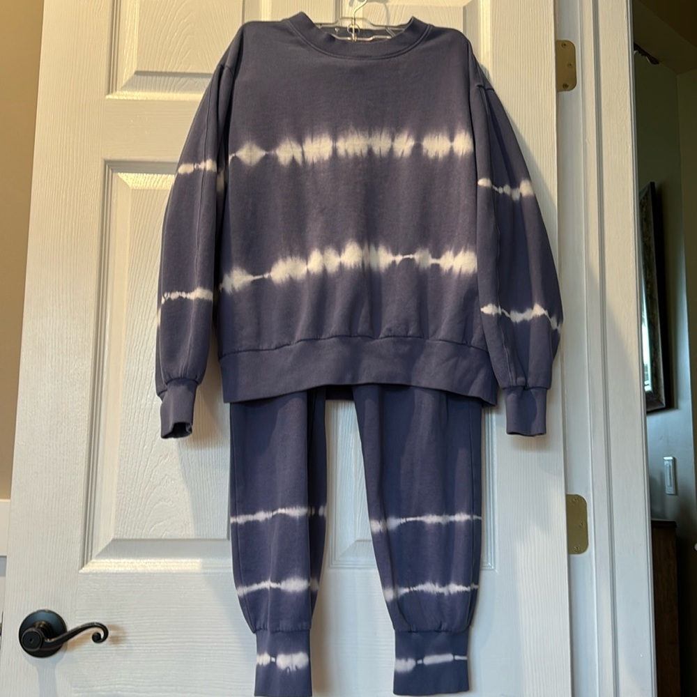 Gap Matching Sweatshirt & Sweatpants